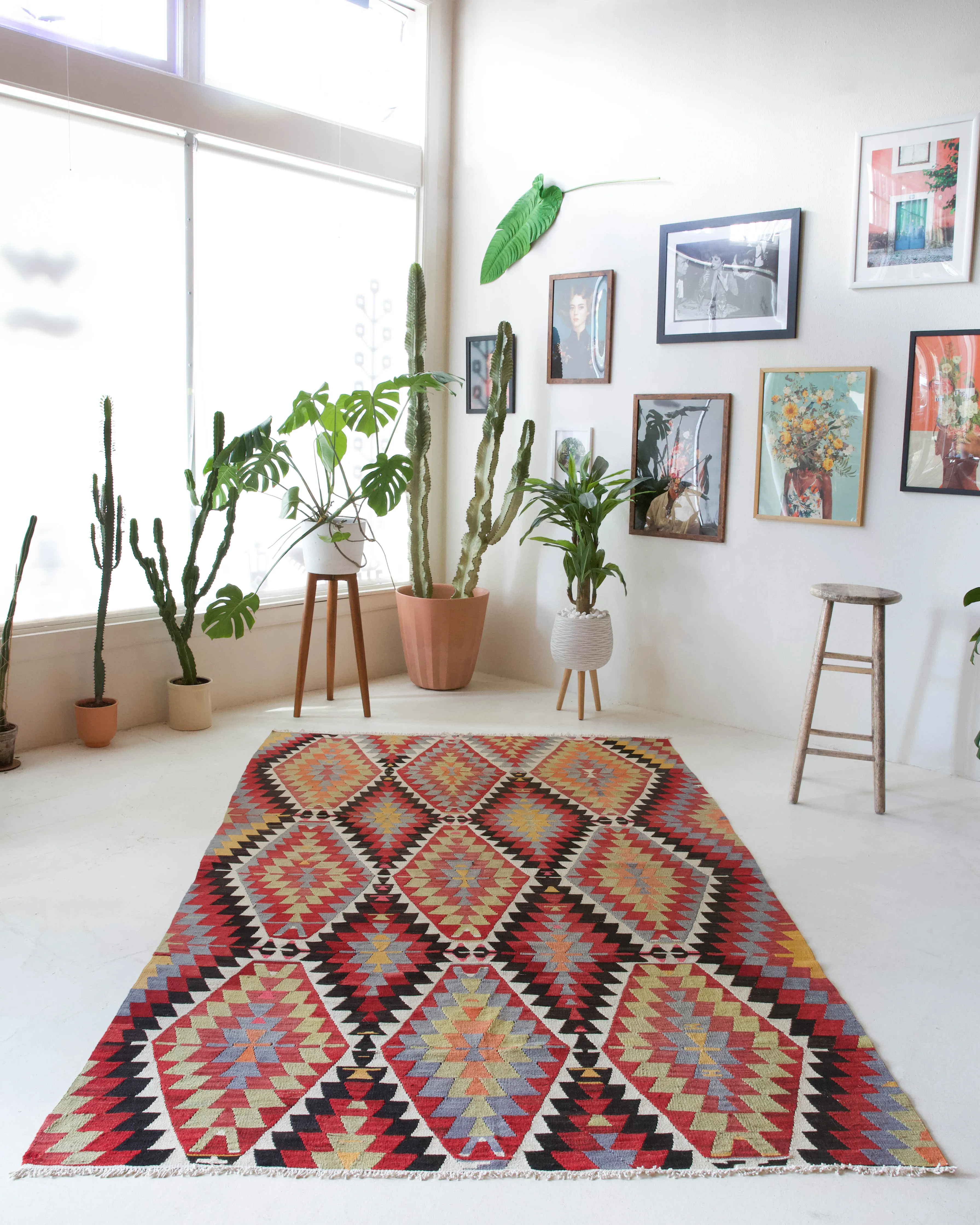 Vintage Toros Kilim Rug 5'7"x9'3"
