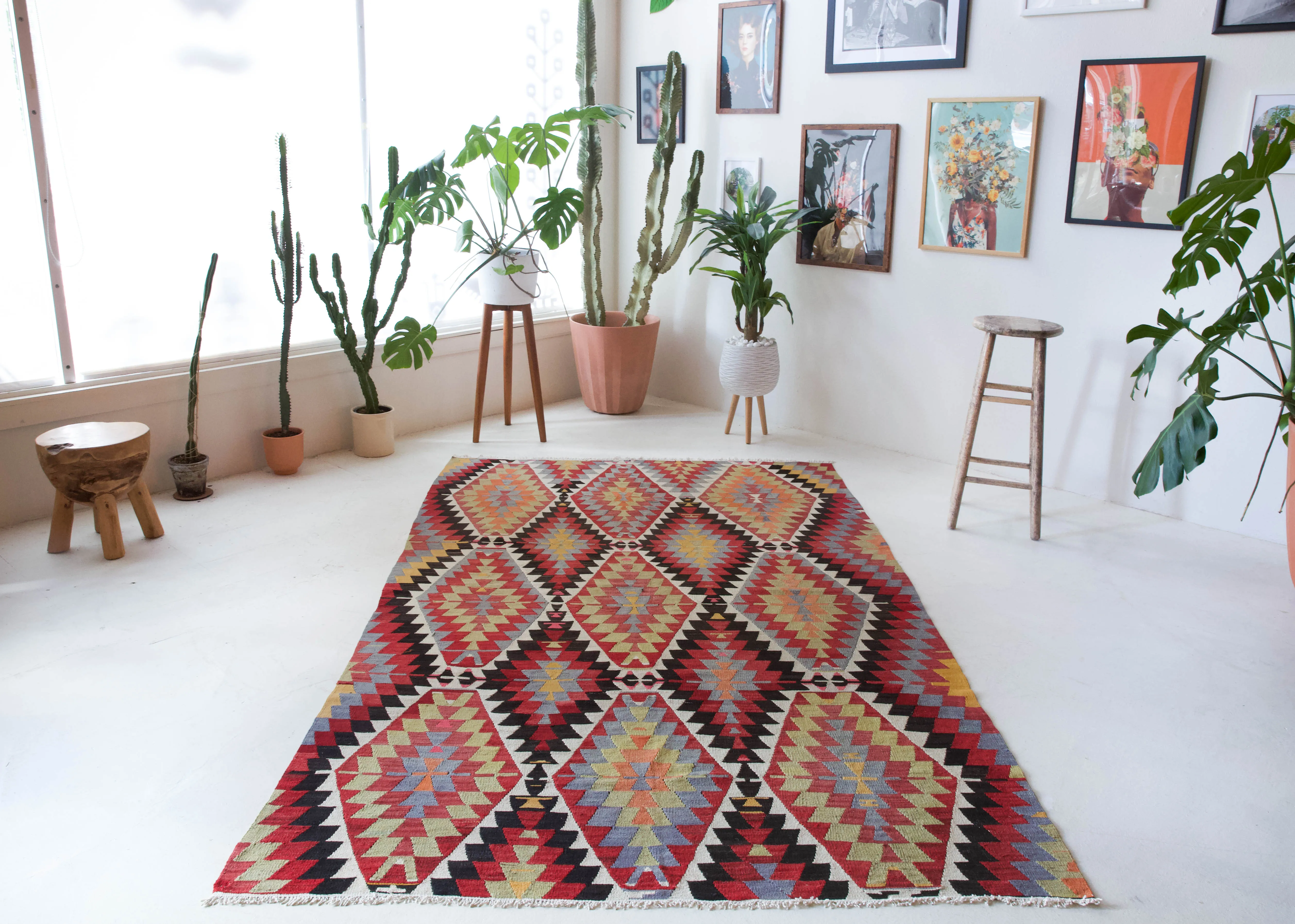Vintage Toros Kilim Rug 5'7"x9'3"