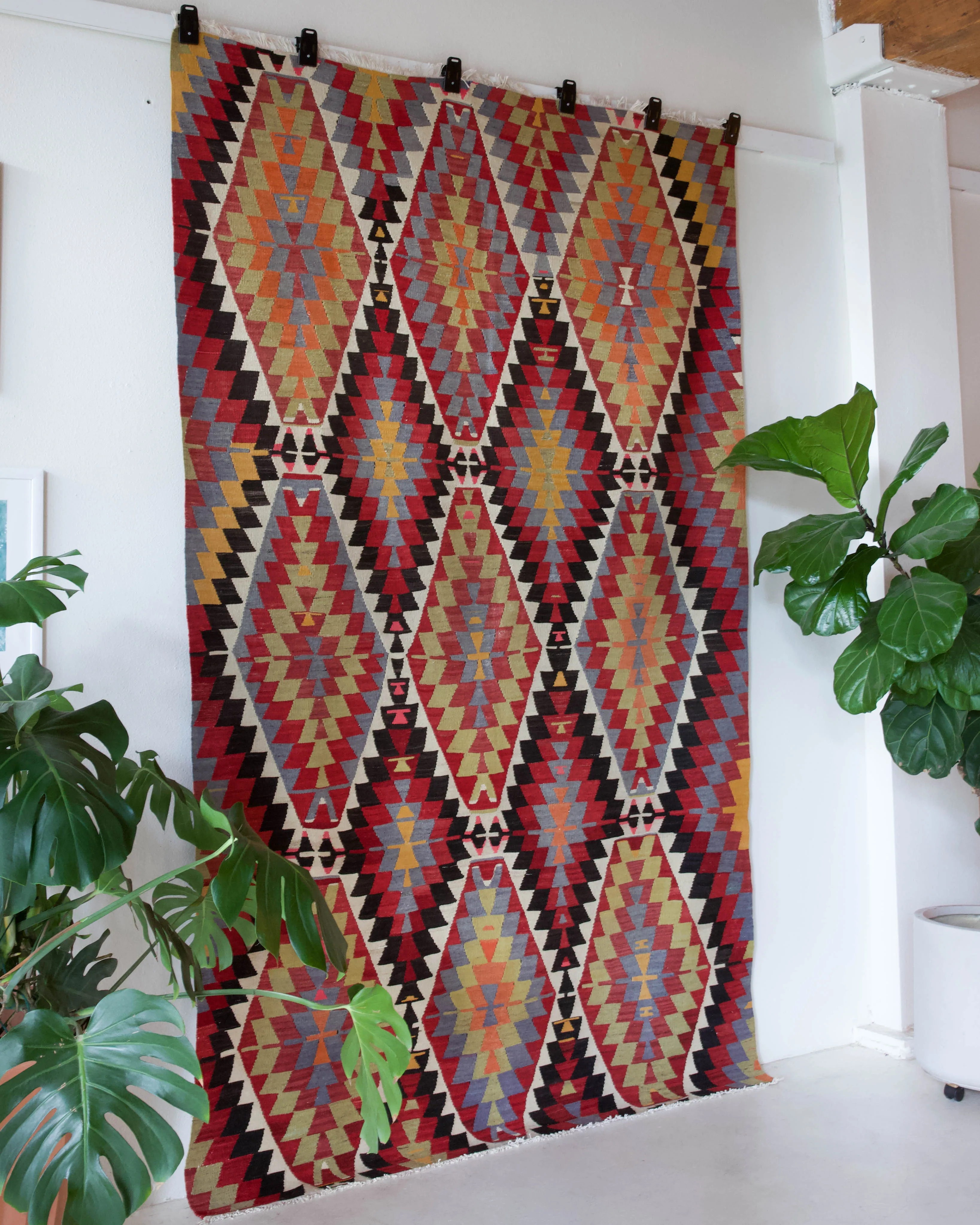Vintage Toros Kilim Rug 5'7"x9'3"