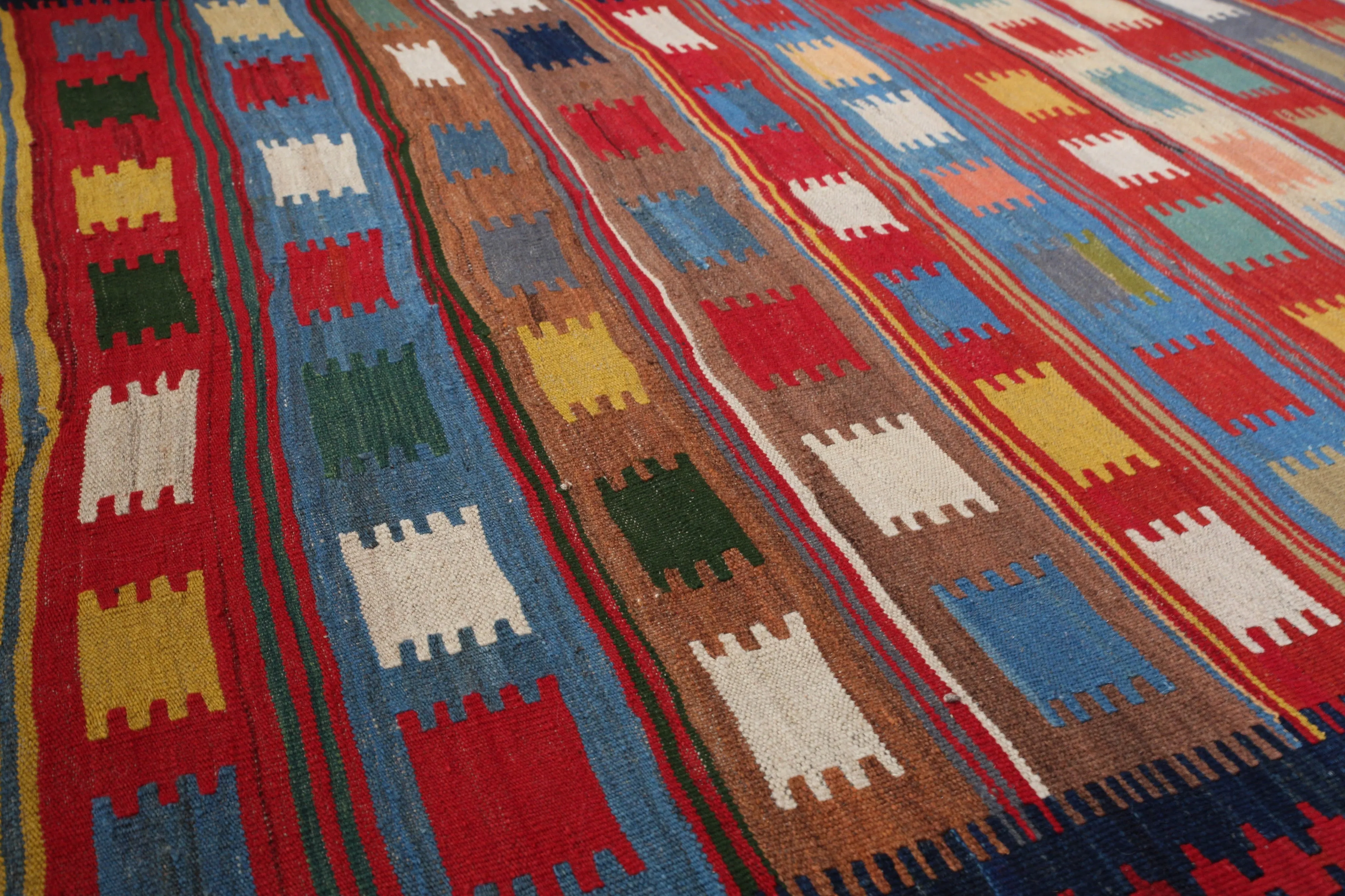 Vintage Turkoman Kilim Rug 5'7"x8'
