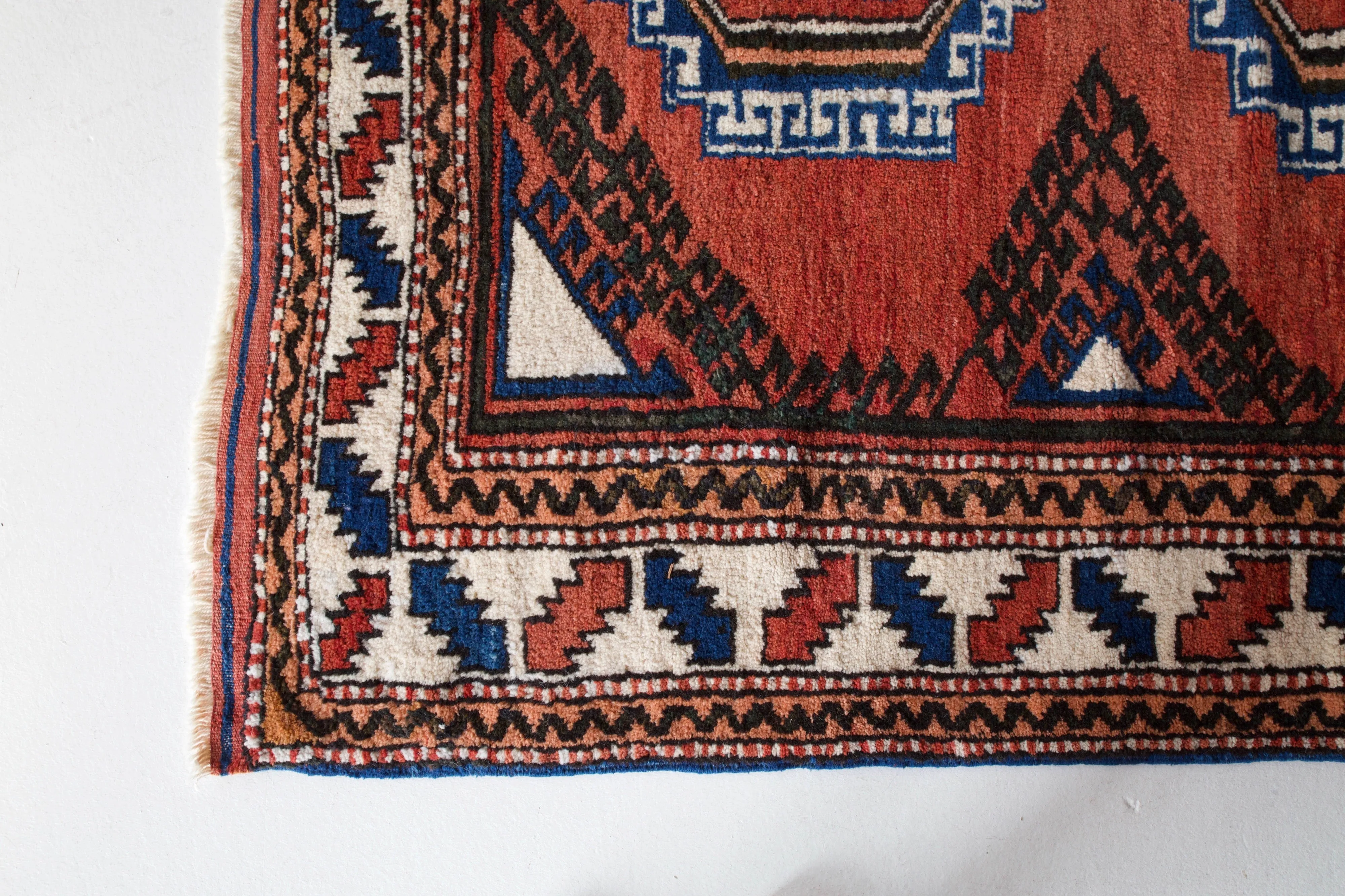 Vintage Western Anatolian Rug 5'6"x6'11"